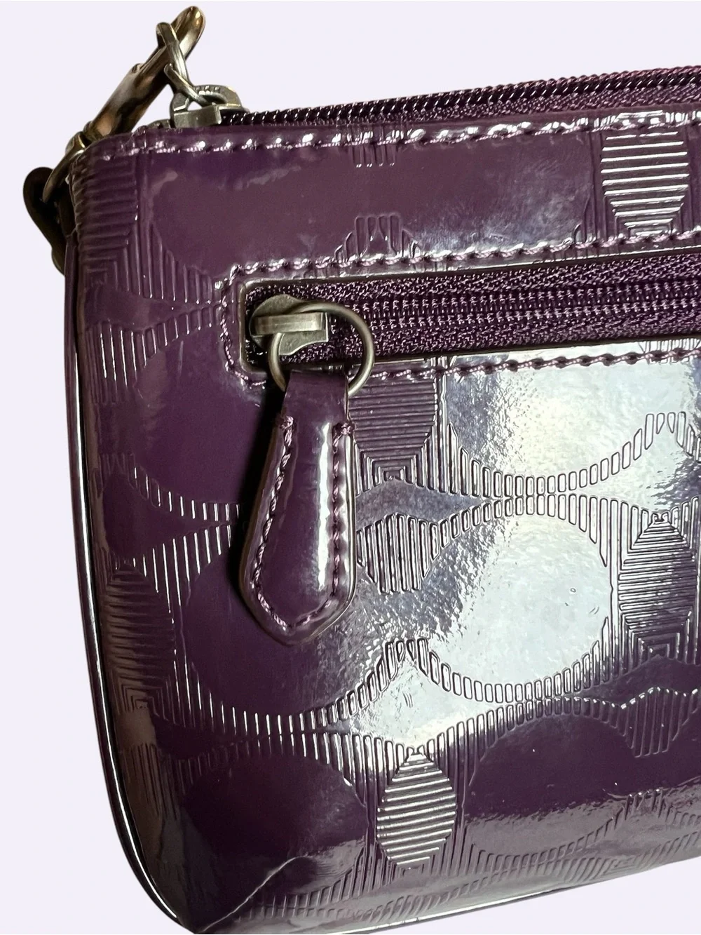 Coach Peyton Liquid Gloss Purple Patent Leather Signature Wristlet (F52078)